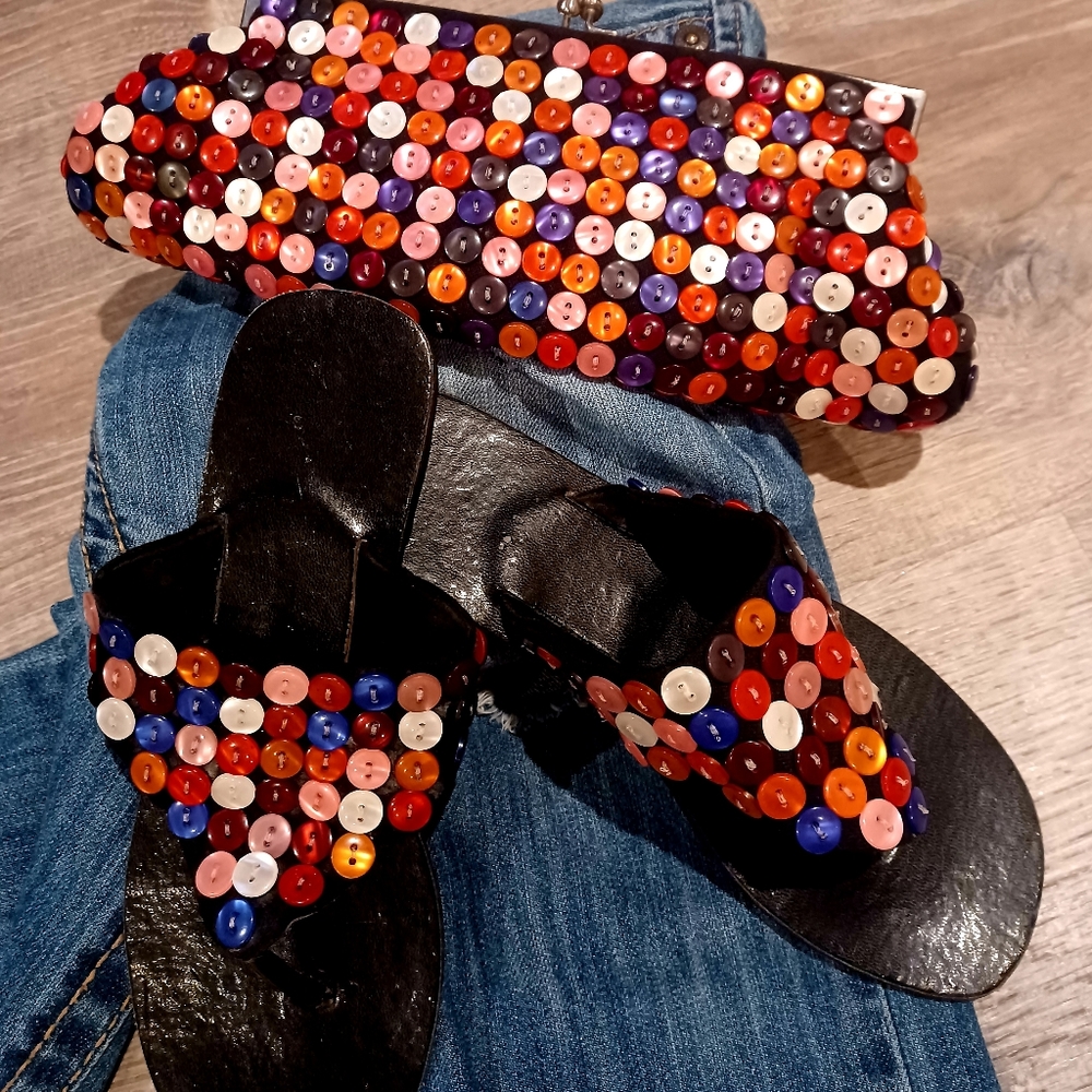 Boutiqué Black Leather Button detailed sandals with matching clutch